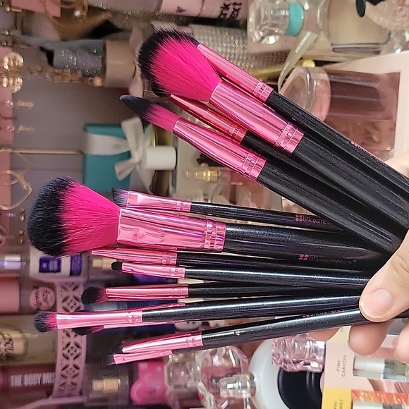 BH Cosmetics Makeup 4 Pc Bh Cosmetics Brush Set Poshmark